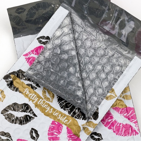 100 Designer Shipping Envelopes Poly Bubble Mailers 4x8 Pretty Things Lipstick - Picture 4 of 4
